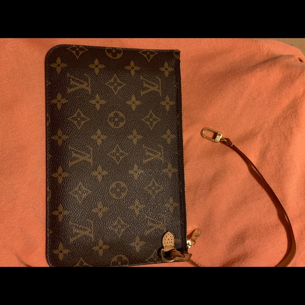 Authentic Louis Vuitton Pochette